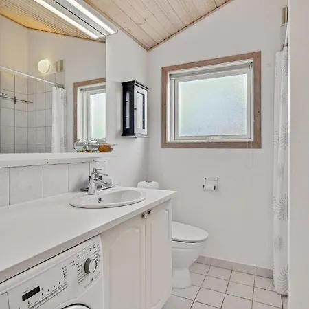 4 Bedroom Cozy In בית נופש