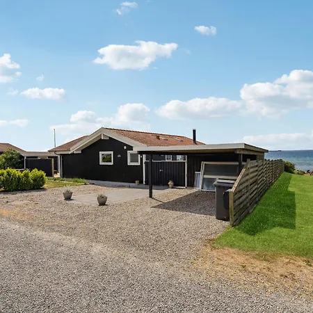 4 Bedroom Awesome In *
