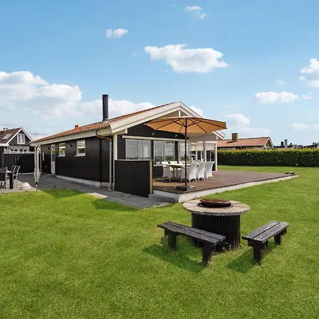4 Bedroom Awesome In