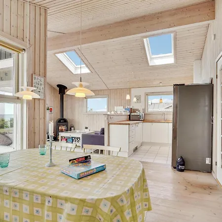 4 Bedroom Cozy In בית נופש