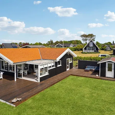 בית נופש 4 Bedroom Cozy In אסנס