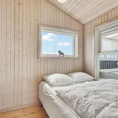4 Bedroom Awesome In Semesterbostad