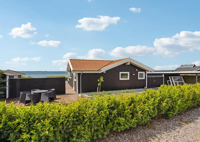 4 Bedroom Cozy In Casa de Férias *